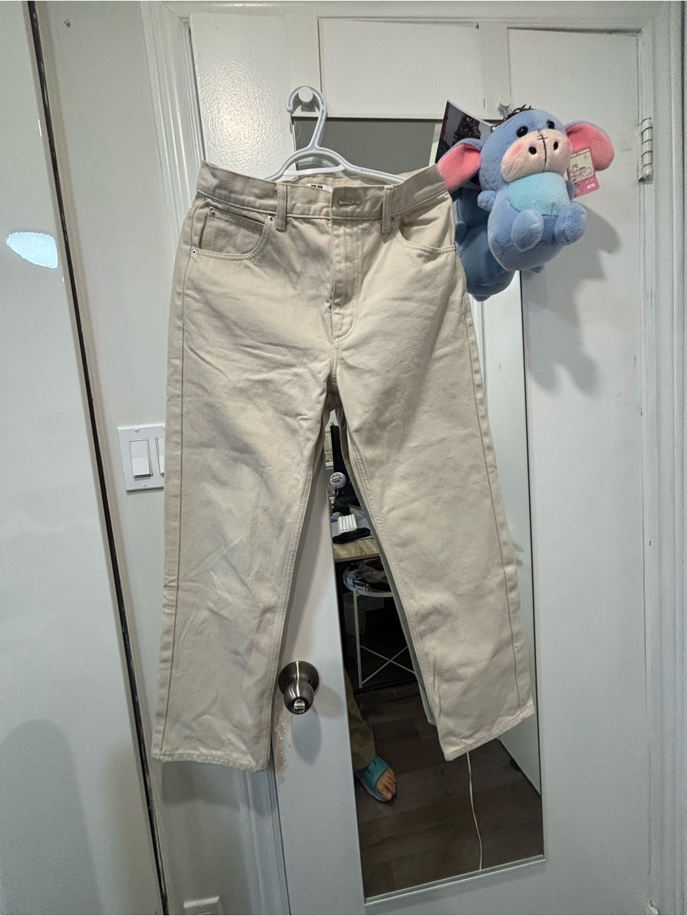 Women Cream Straight-Leg Jeans